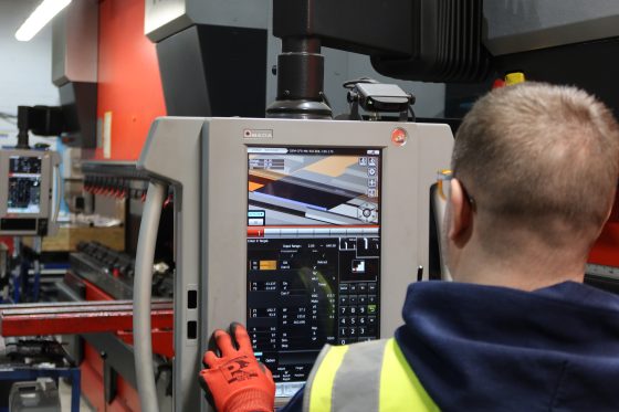 CNC folding & bending CNC folding & bending